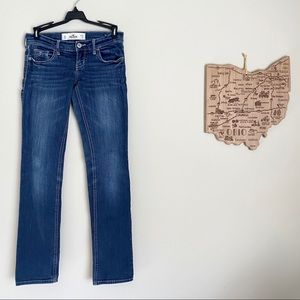 📉 Hollister Straight-Leg Jeans